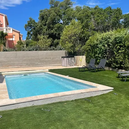Beautiful And Spacious House Near The Sea Frejus